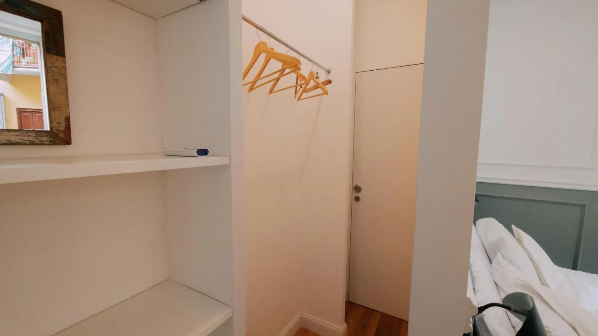 Luxury Apt Milan City Center Metro Rossa Porta Venezia 0*,  Olaszország